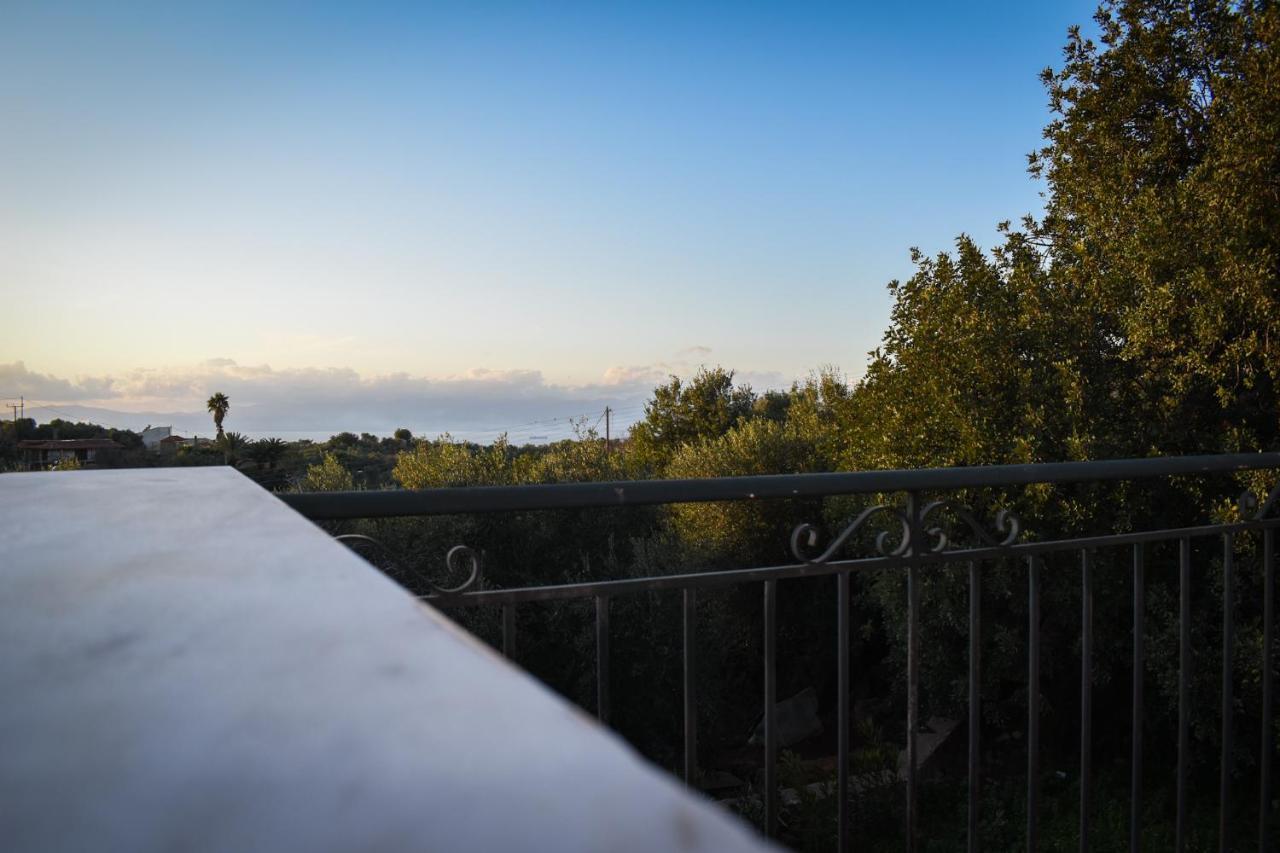 Amber Seaview Villa By The Olive Groves 卡拉马塔 外观 照片
