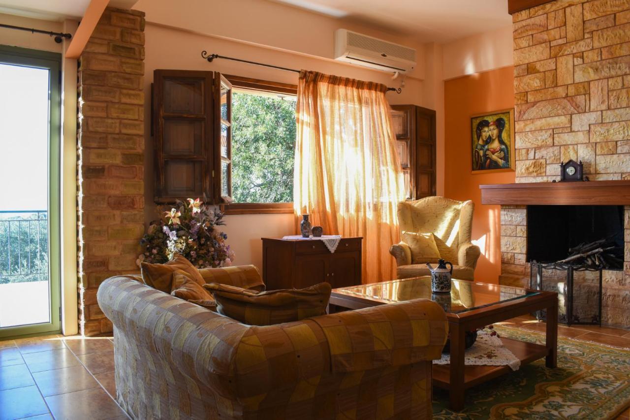 Amber Seaview Villa By The Olive Groves 卡拉马塔 外观 照片