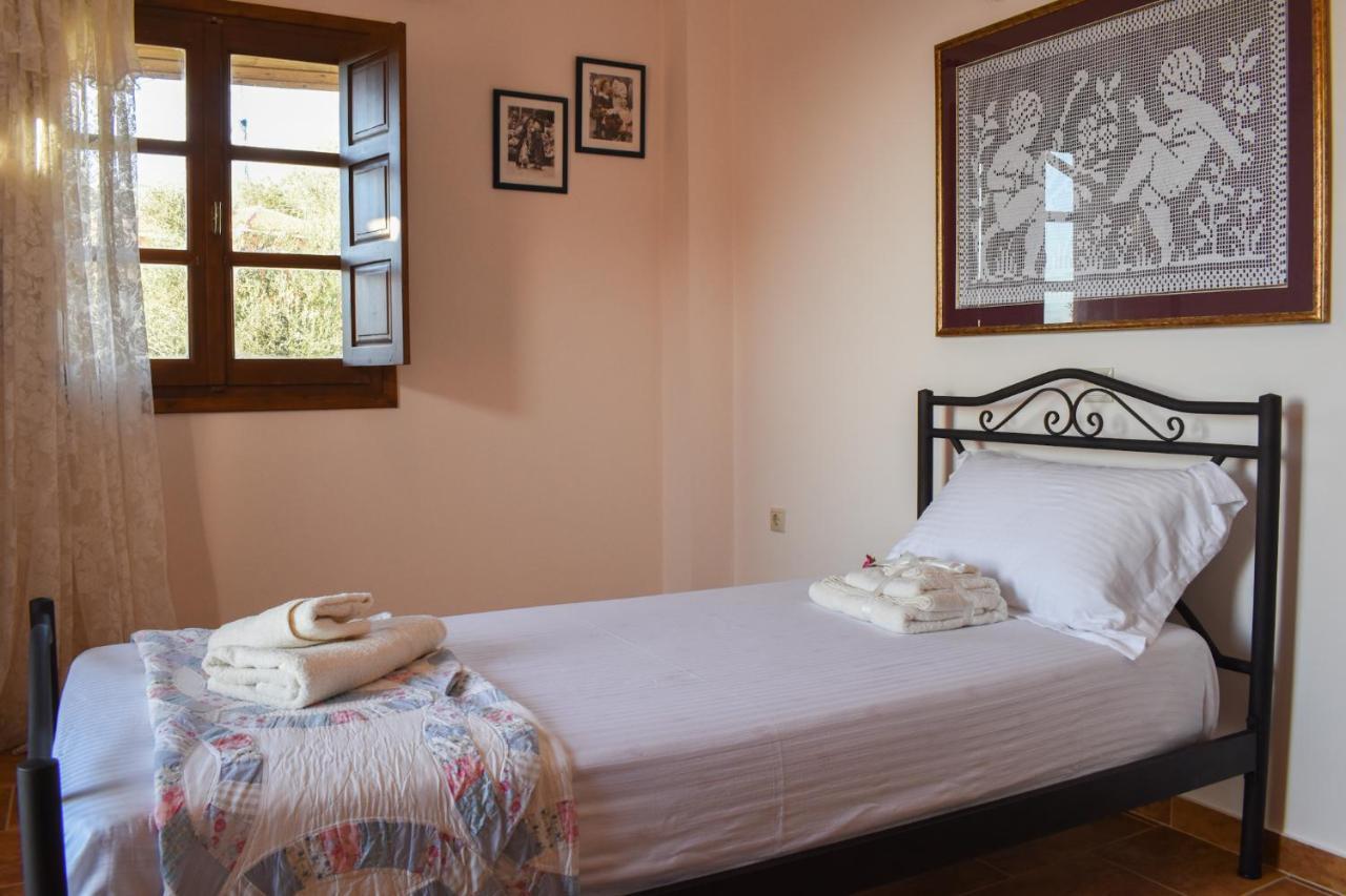 Amber Seaview Villa By The Olive Groves 卡拉马塔 外观 照片