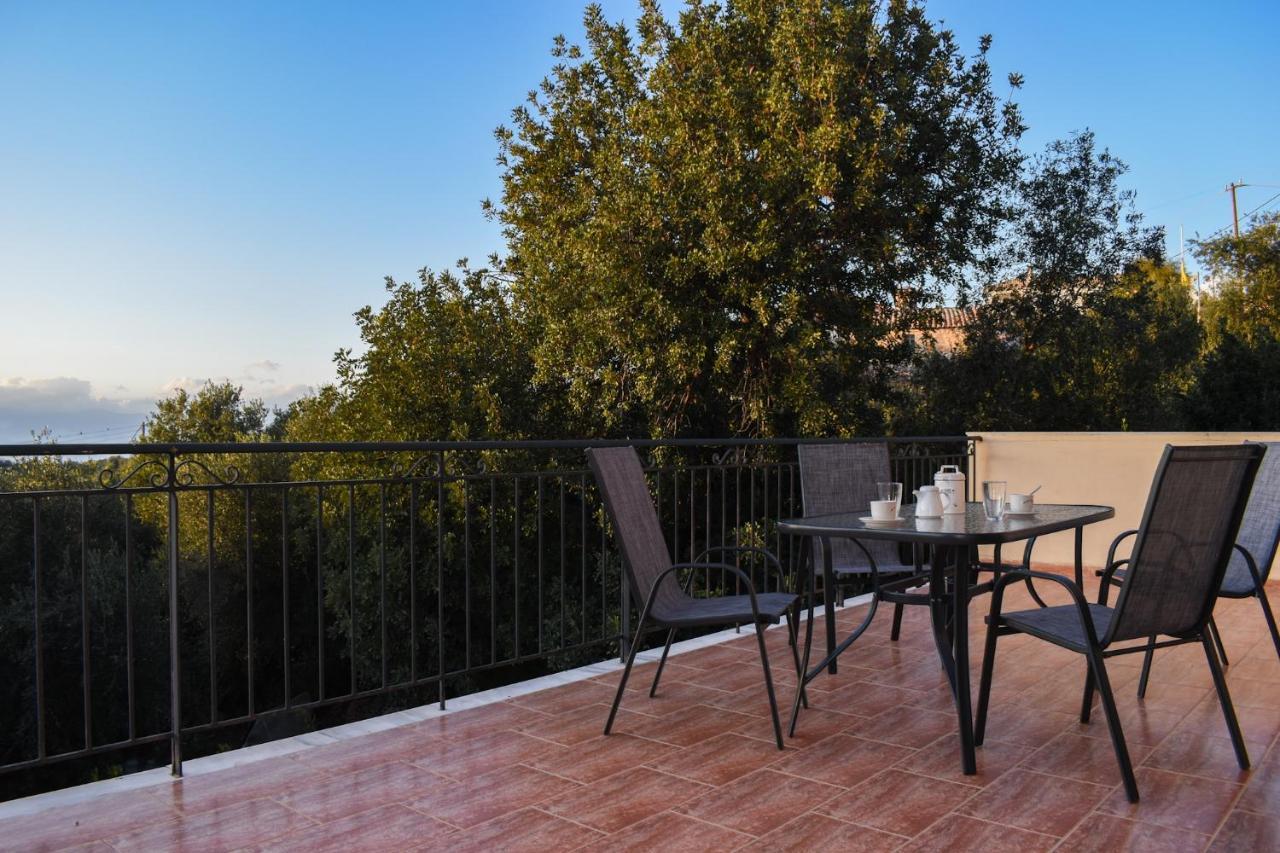 Amber Seaview Villa By The Olive Groves 卡拉马塔 外观 照片